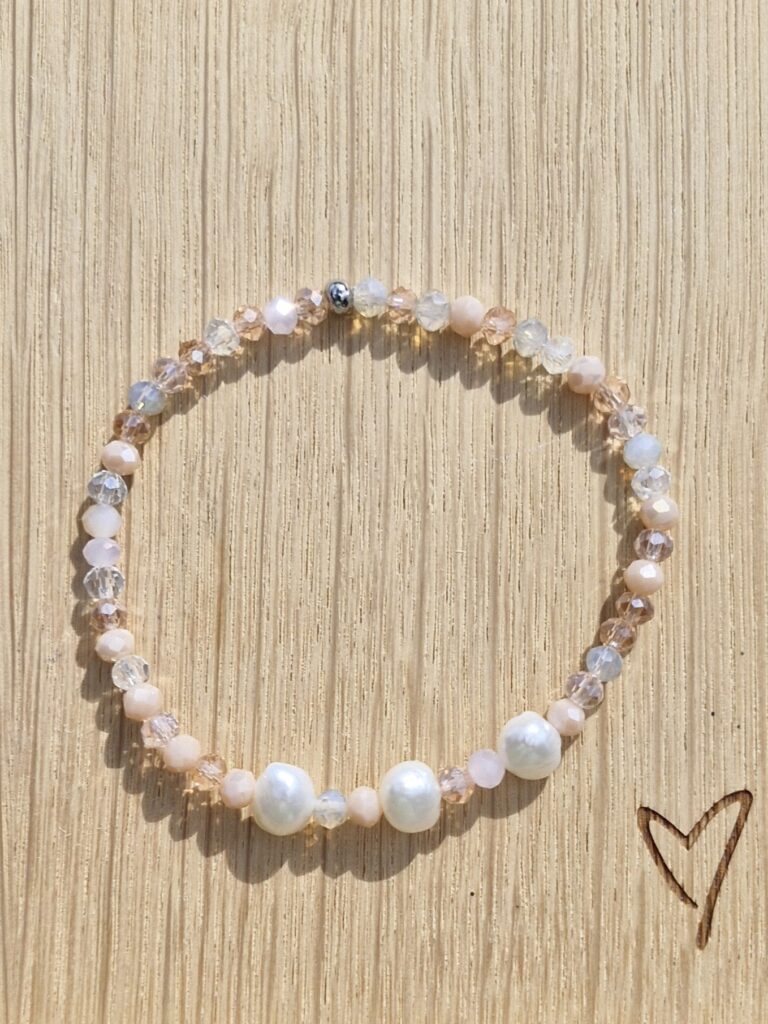Glasperle armbånd